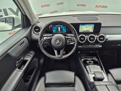 2021 Mercedes-Benz GLB — sličica 17