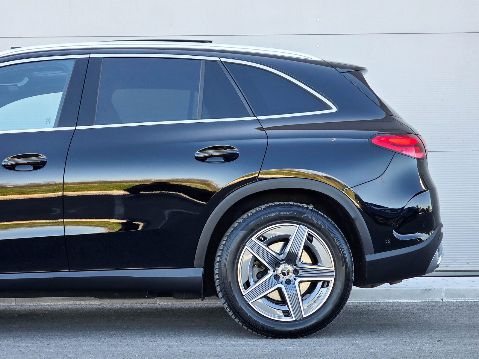 2023 Mercedes-Benz GLC — fotografija 12