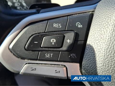 2019 Volkswagen Passat — sličica 22