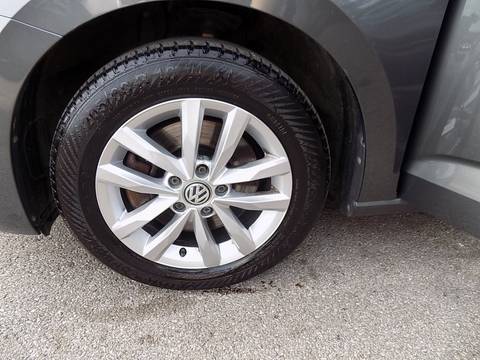 2016 Volkswagen Touran — sličica 15