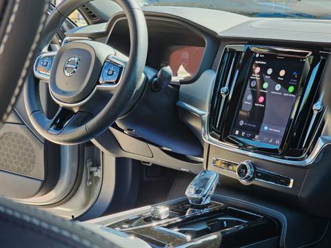 2023 Volvo S90 — sličica 23