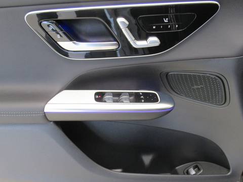 2025 Mercedes-Benz GLC — sličica 15