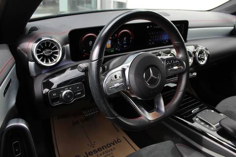 2022 Mercedes-Benz CLA — sličica 9