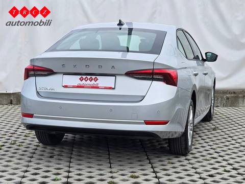 2021 Škoda Octavia — sličica 3