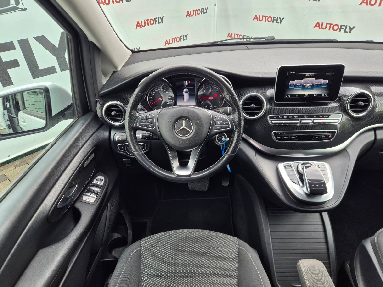 2018 Mercedes-Benz V-klasa — fotografija 19