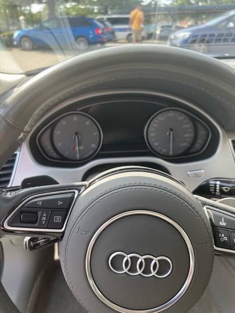 2016 Audi S8 — sličica 10