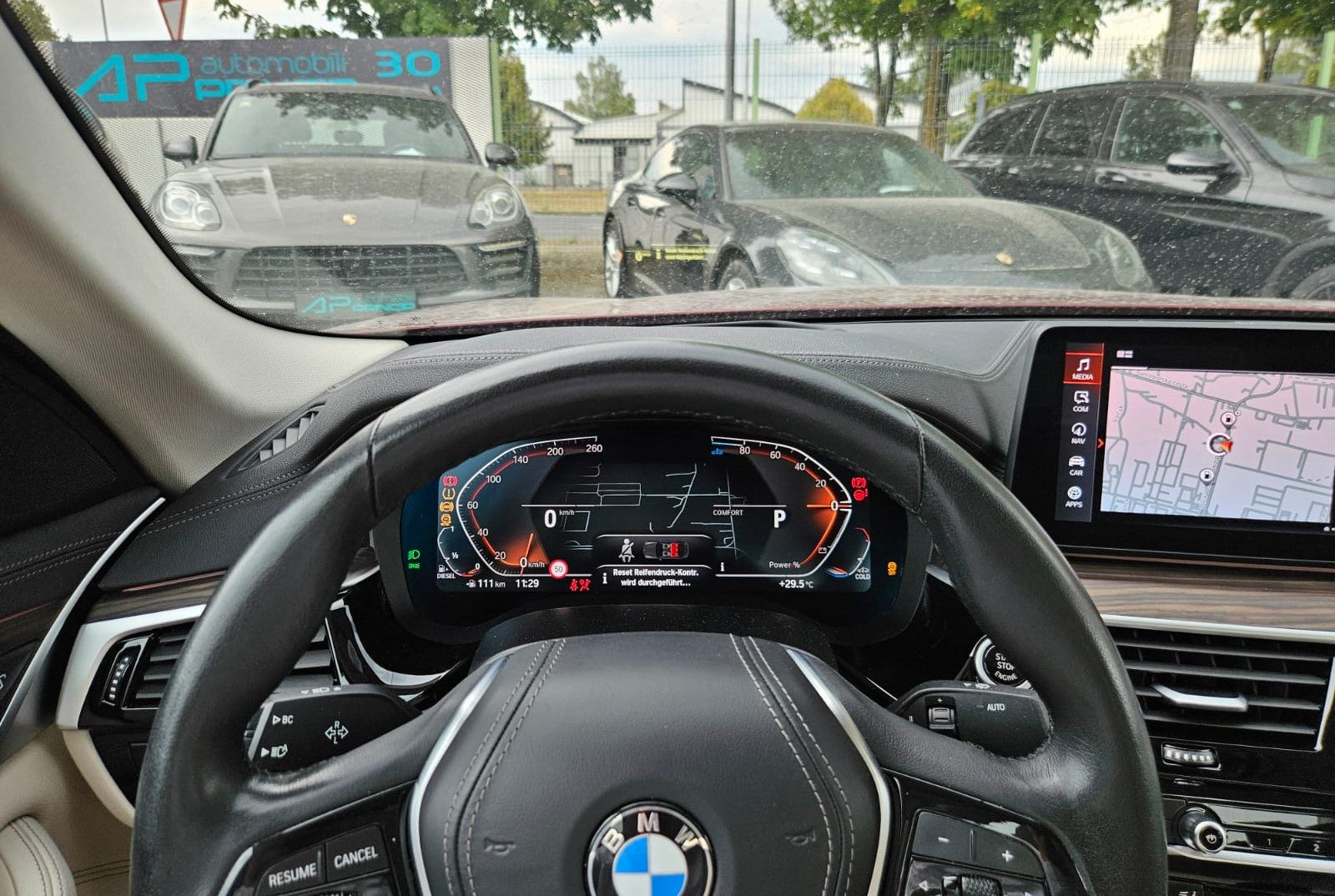 2023 BMW Serija 5 — fotografija 11