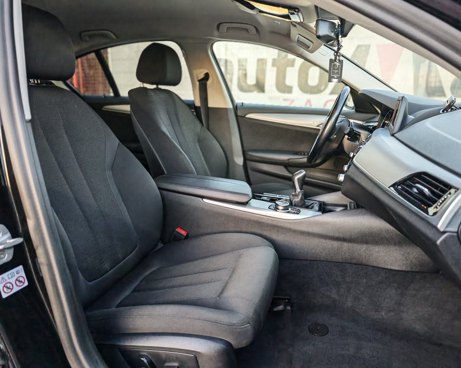 2017 BMW Serija 5 — fotografija 9