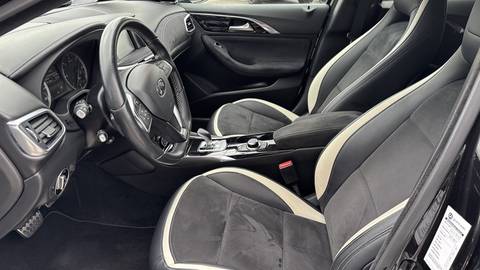 2017 Infiniti Q30 — sličica 6