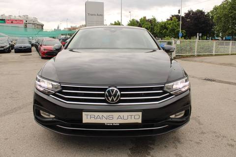 2022 Volkswagen Passat — sličica 2