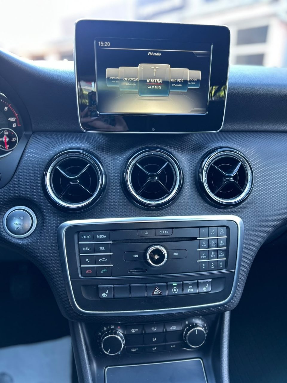 2017 Mercedes-Benz A-klasa — fotografija 9