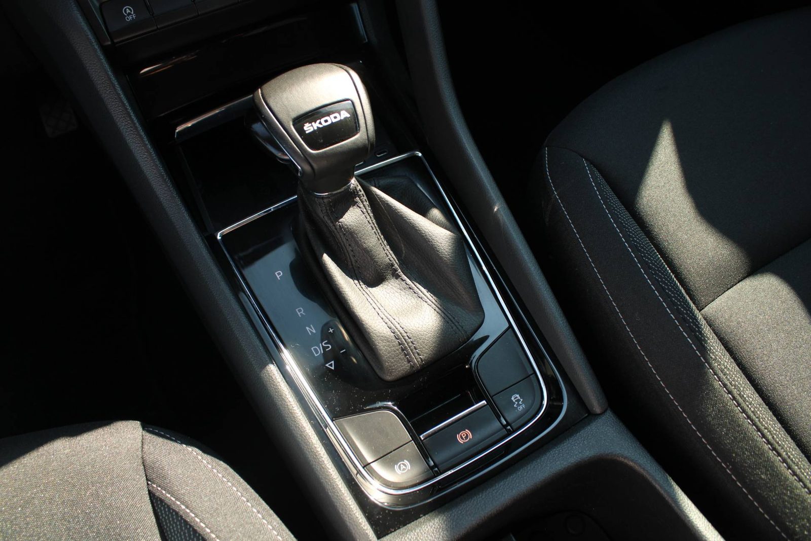 2024 Škoda Karoq — fotografija 18