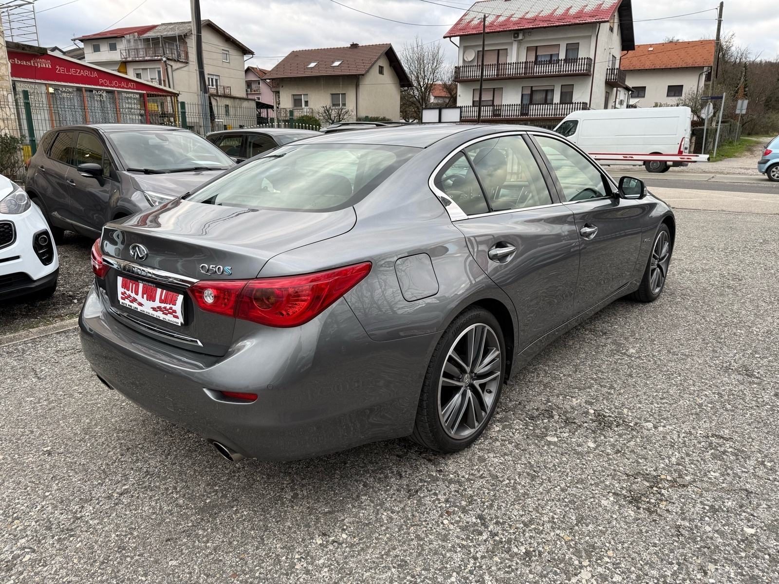 2014 Infiniti Q50 — fotografija 4