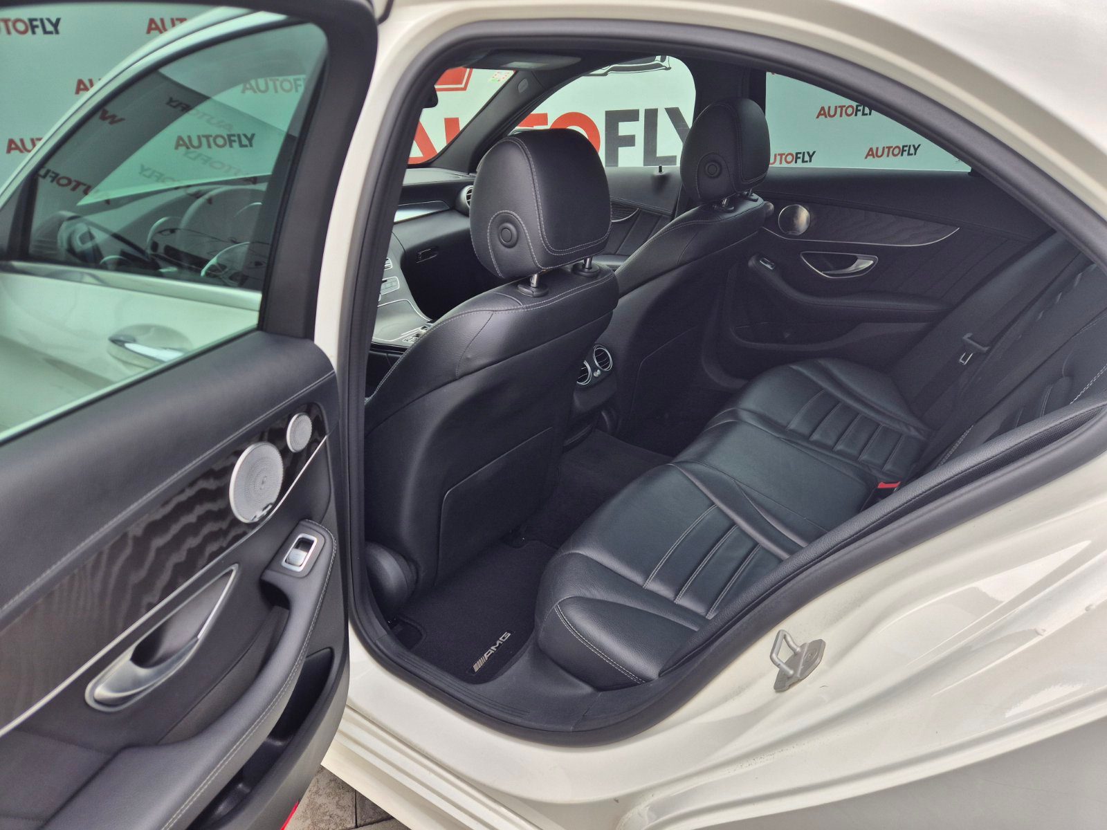 2015 Mercedes-Benz C-klasa — fotografija 14