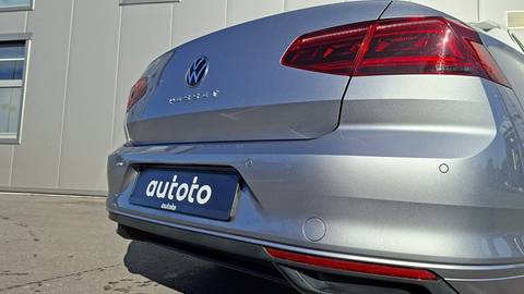 2020 Volkswagen Passat — sličica 28