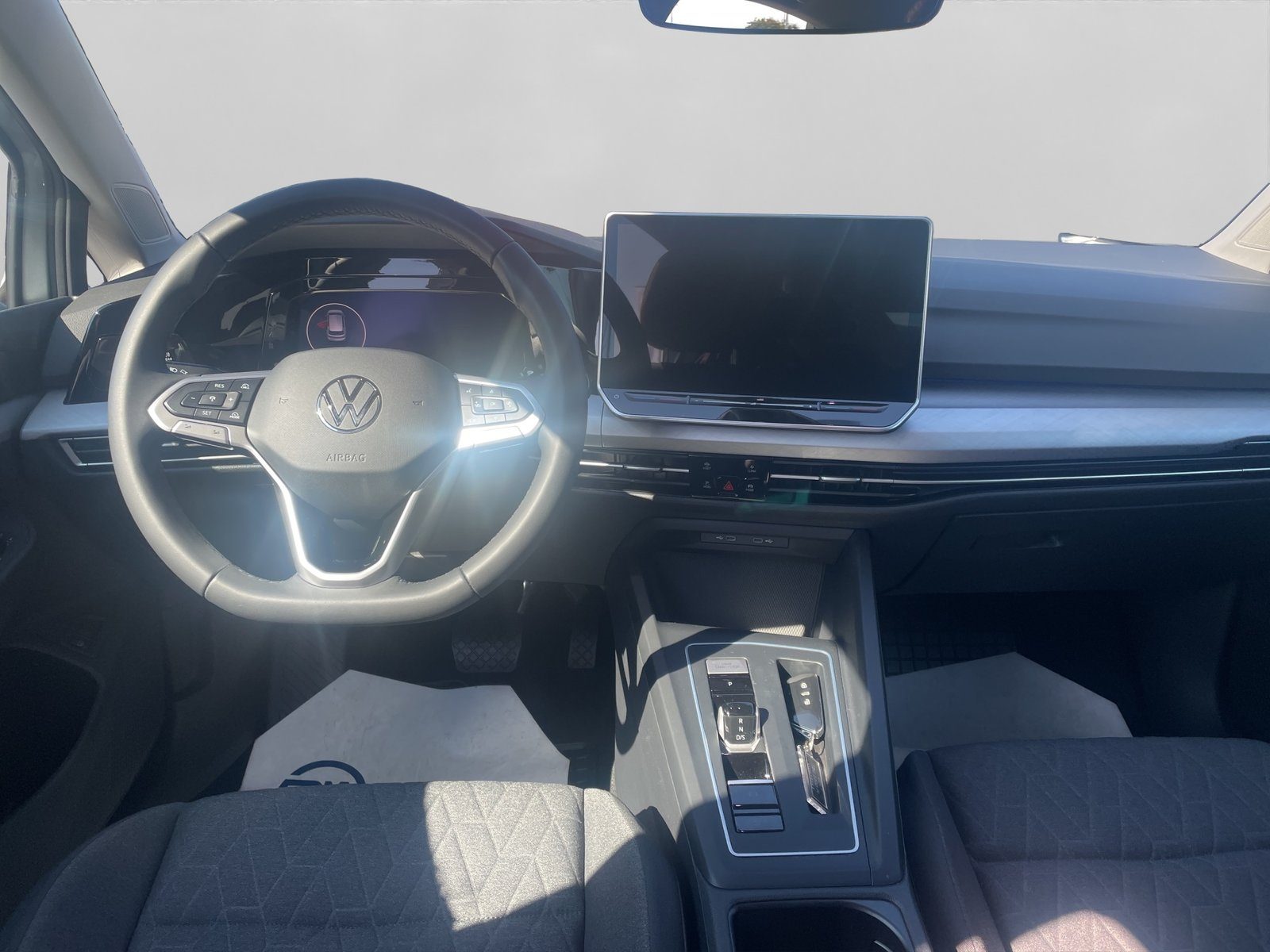 2025 Volkswagen Golf — fotografija 11