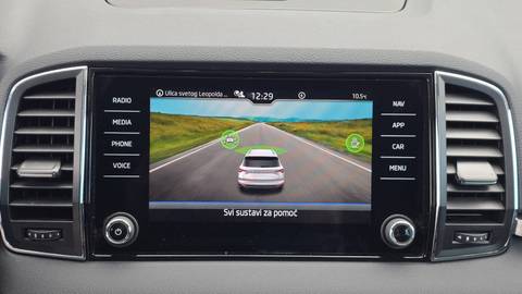 2023 Škoda Karoq — sličica 16