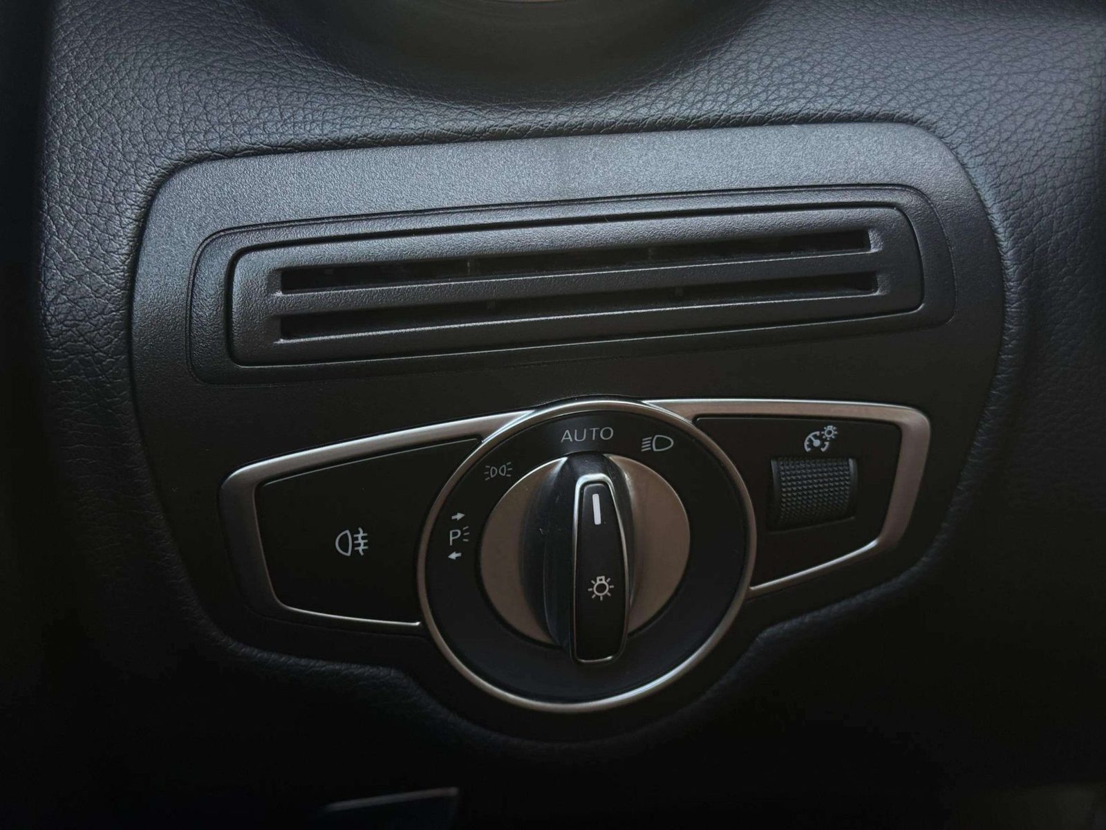 2019 Mercedes-Benz C-klasa — fotografija 21