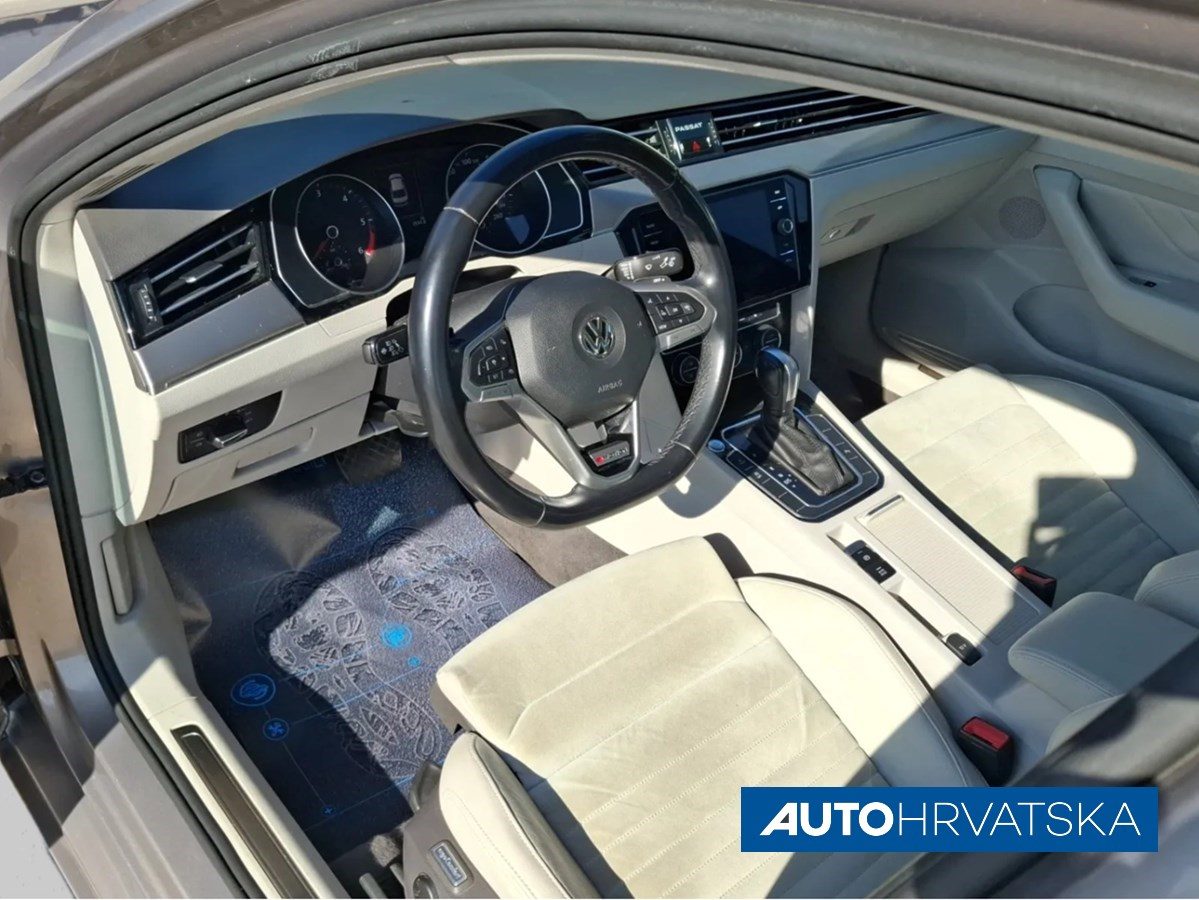 2019 Volkswagen Passat — fotografija 11