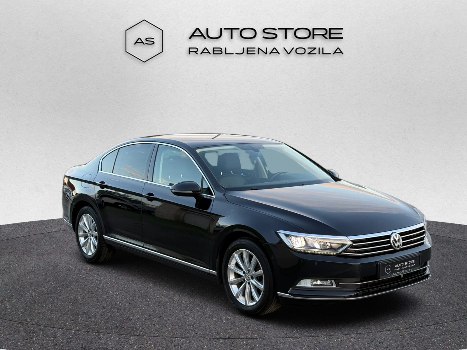 2017 Volkswagen Passat Highline — fotografija 13
