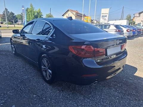 2017 BMW serija — sličica 6