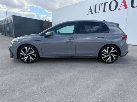 2023 Volkswagen Golf — sličica 2