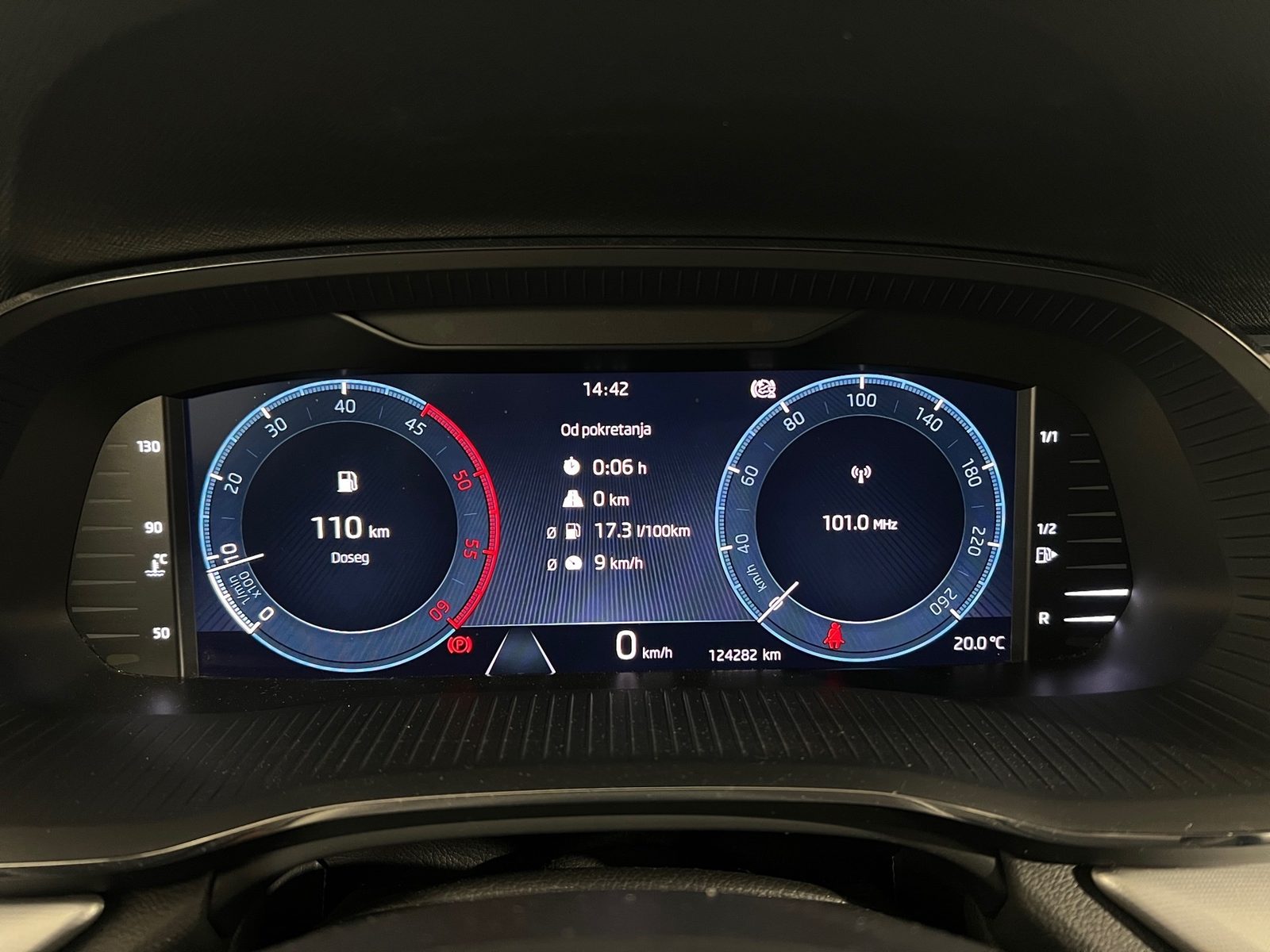 2023 Škoda Octavia — fotografija 17