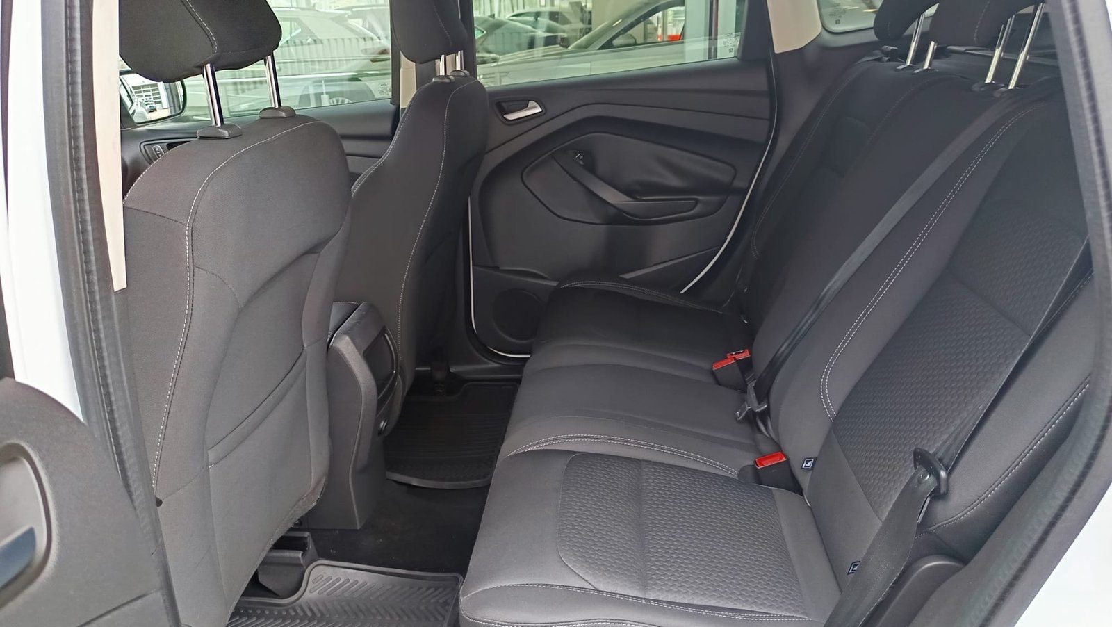 2017 Ford Kuga — fotografija 14