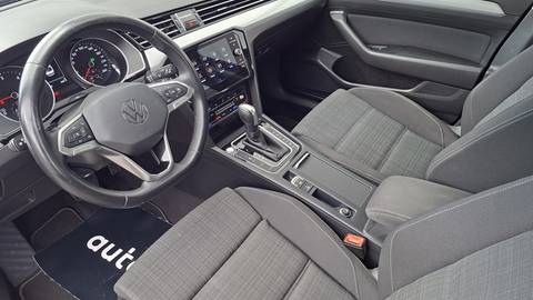 2021 Volkswagen Passat — sličica 5