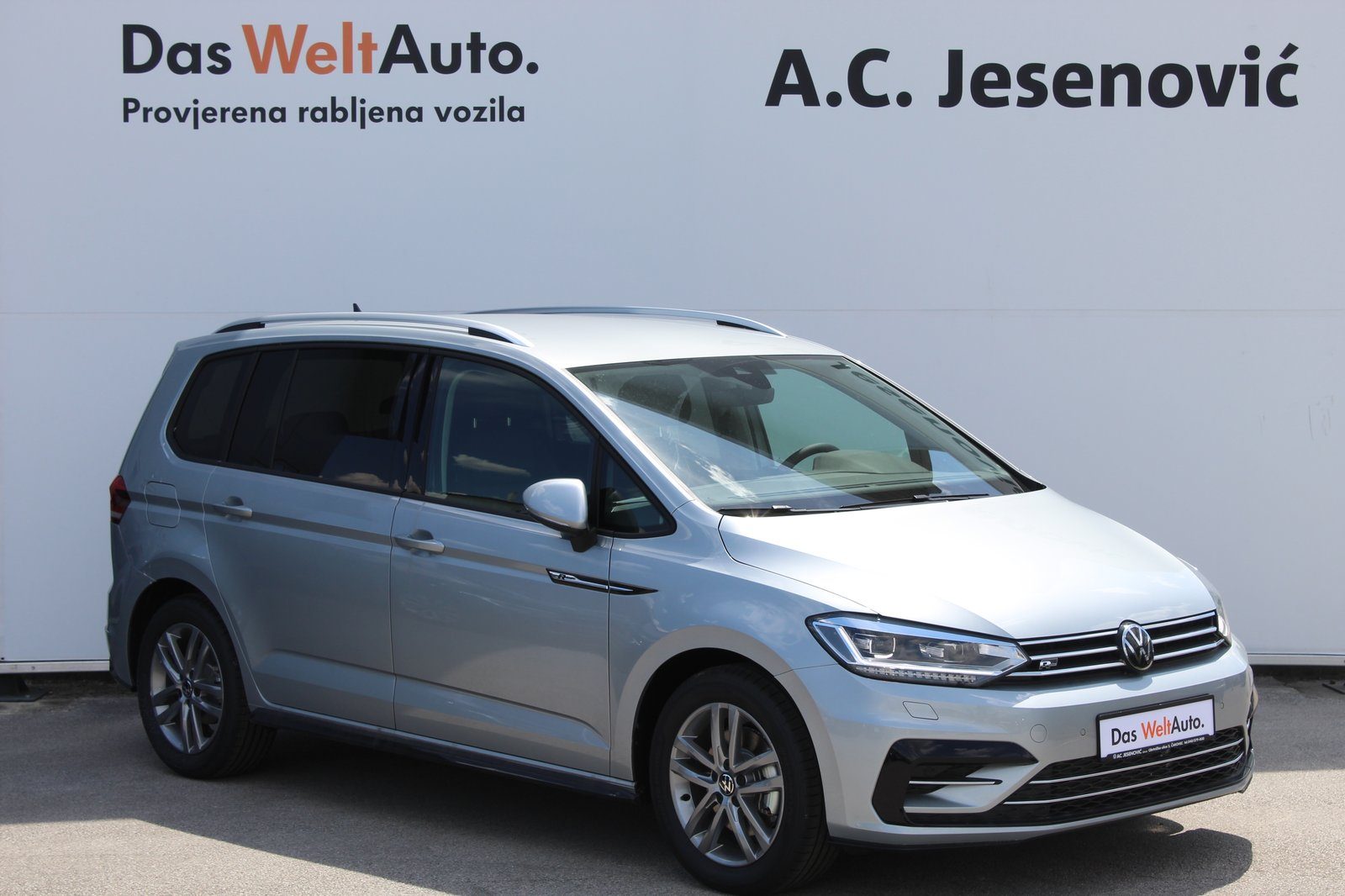 2026 Volkswagen Touran R-Line — fotografija 3
