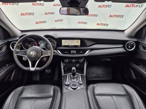 2017 Alfa Romeo Stelvio — sličica 12