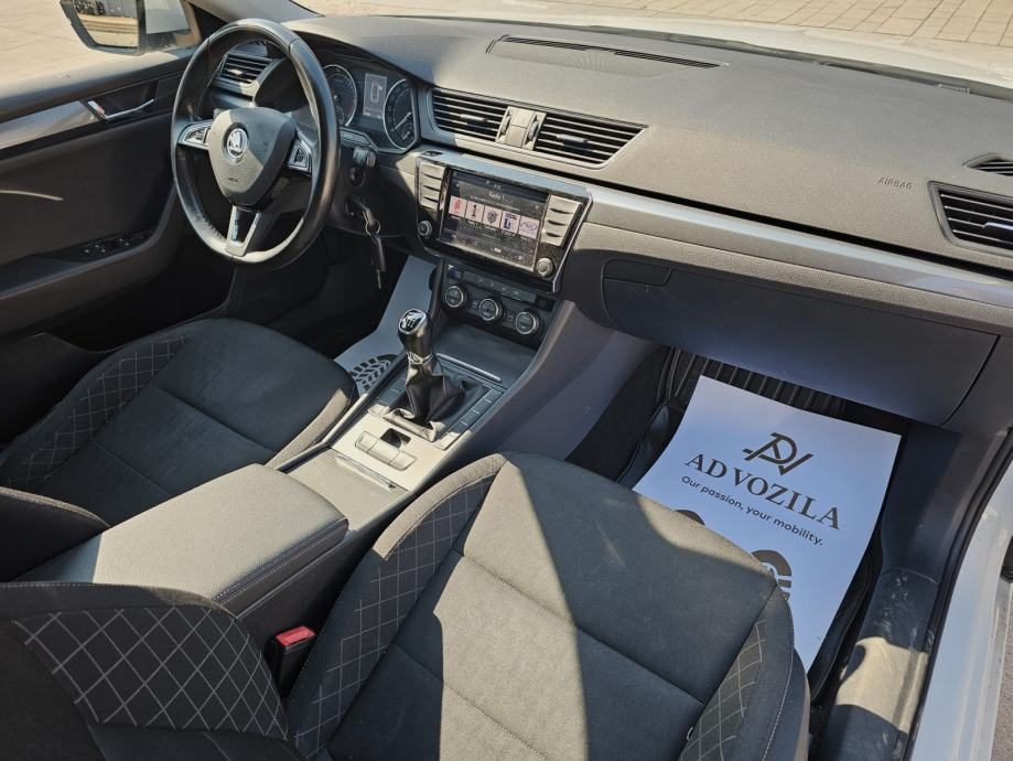 2016 Škoda Superb — fotografija 10
