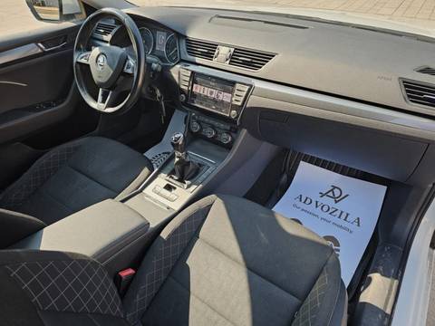 2016 Škoda Superb — sličica 10