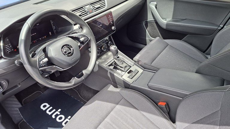2021 Škoda Superb — fotografija 5