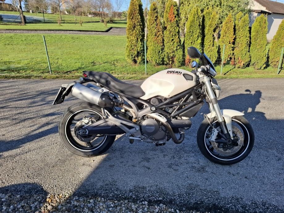 2009 Ducati Monster 696 — fotografija 10