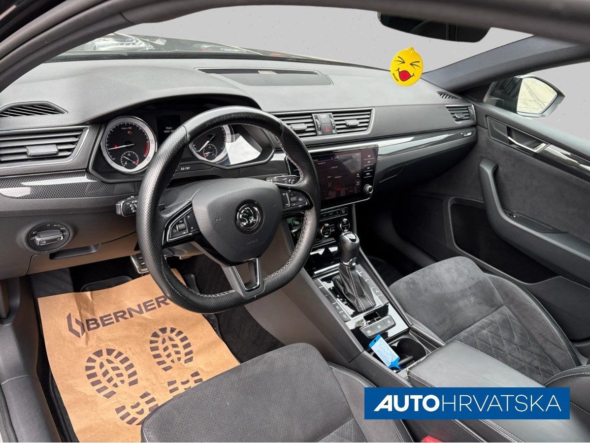 2019 Škoda Superb — fotografija 12