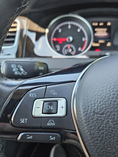 2016 Volkswagen Golf VII — sličica 13