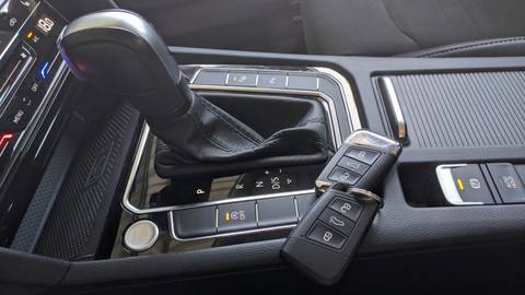 2023 Volkswagen Passat — sličica 14