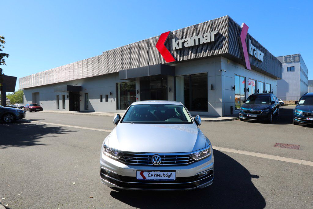 2019 Volkswagen Passat R-Line — fotografija 4