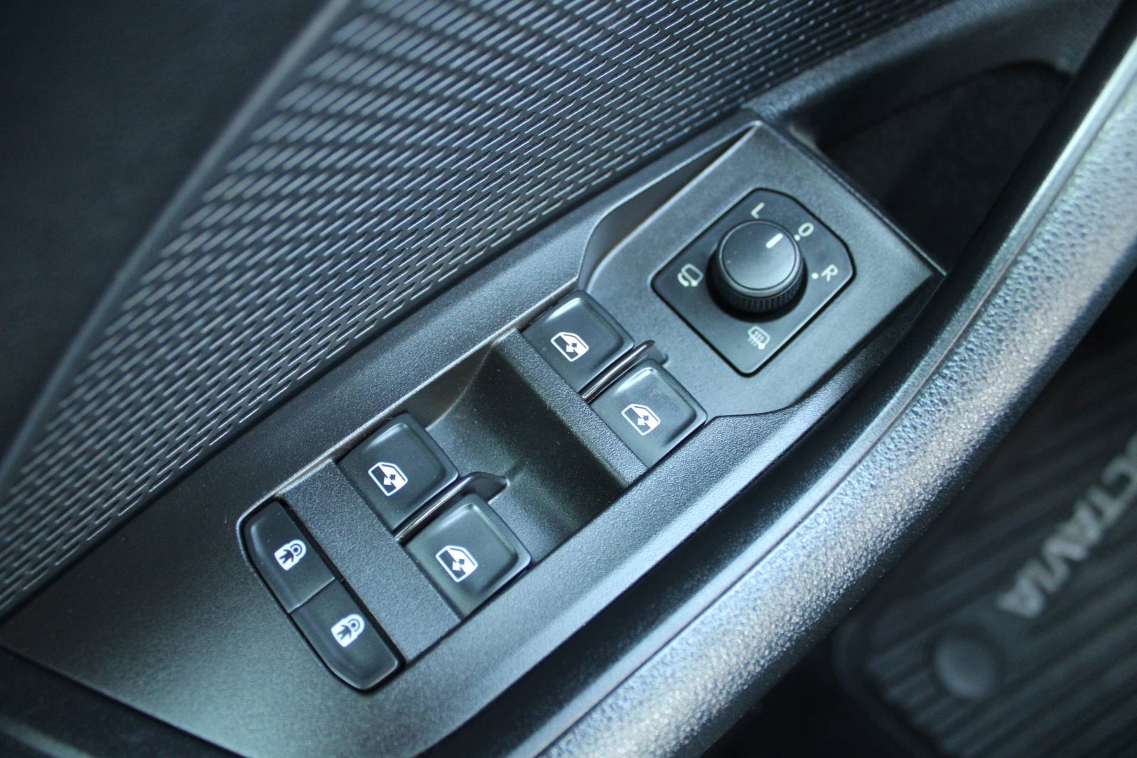 2021 Škoda Octavia — fotografija 13