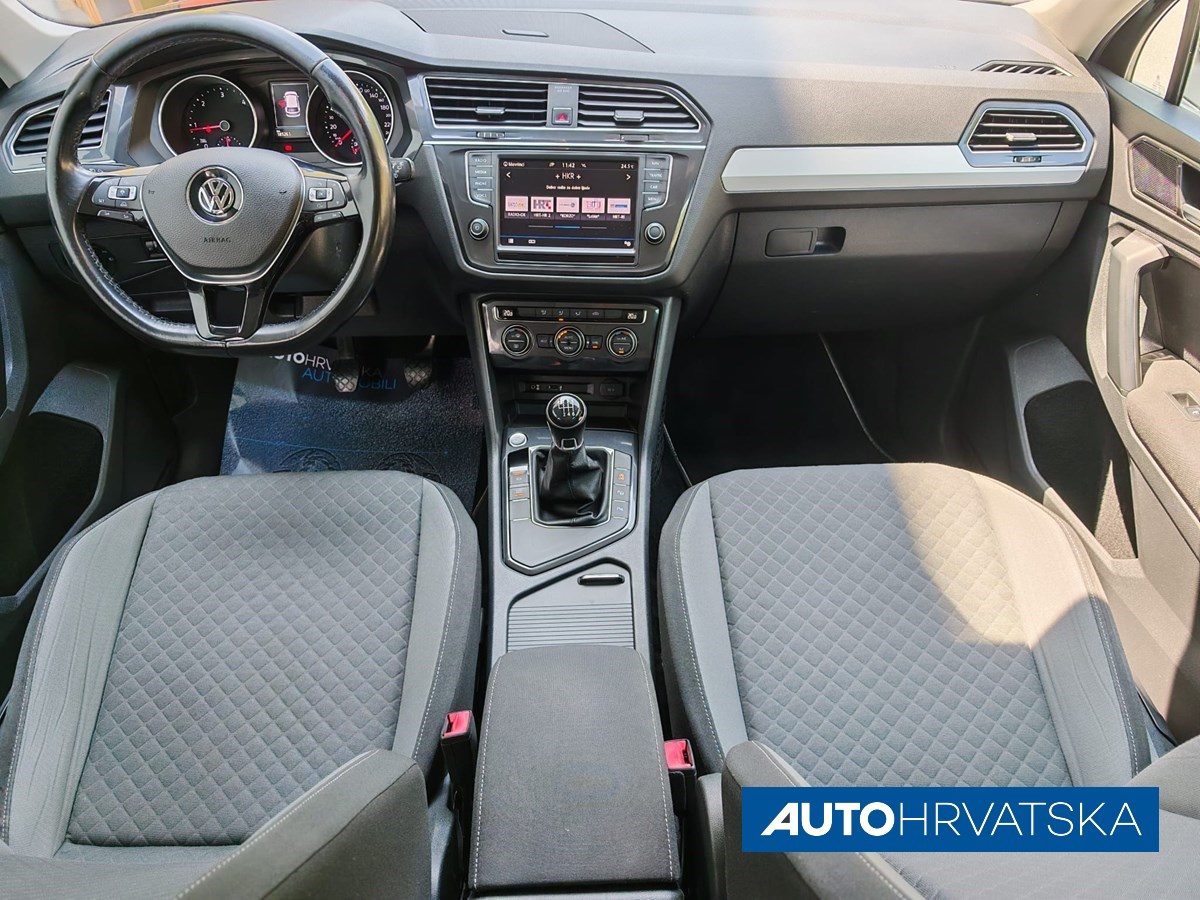 2017 Volkswagen Tiguan — fotografija 11