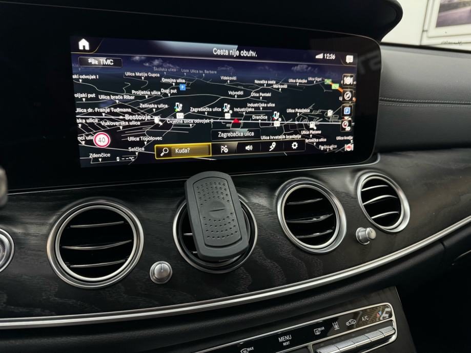 2022 Mercedes-Benz E-klasa — fotografija 12