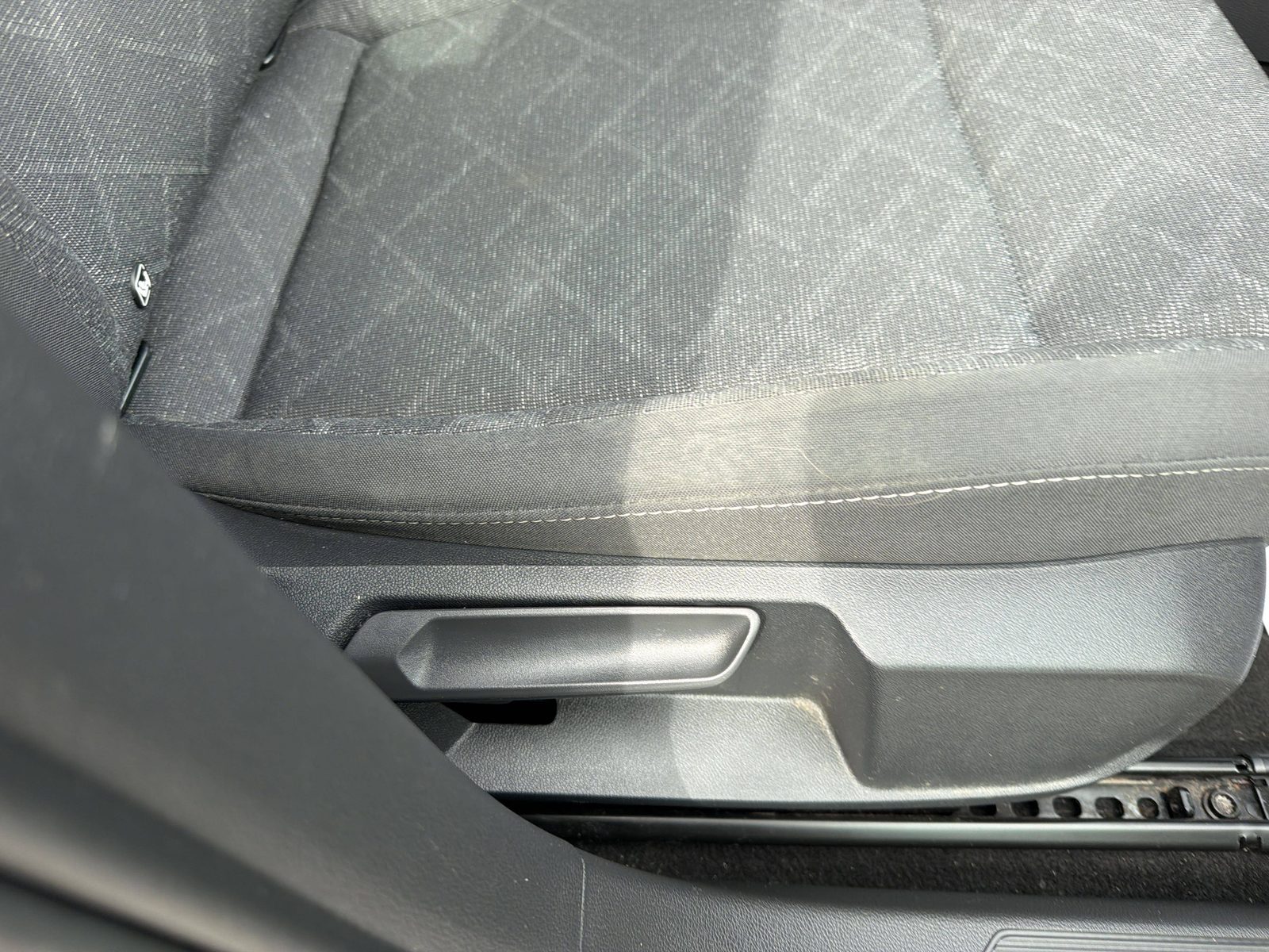 2024 Volkswagen Golf — fotografija 17