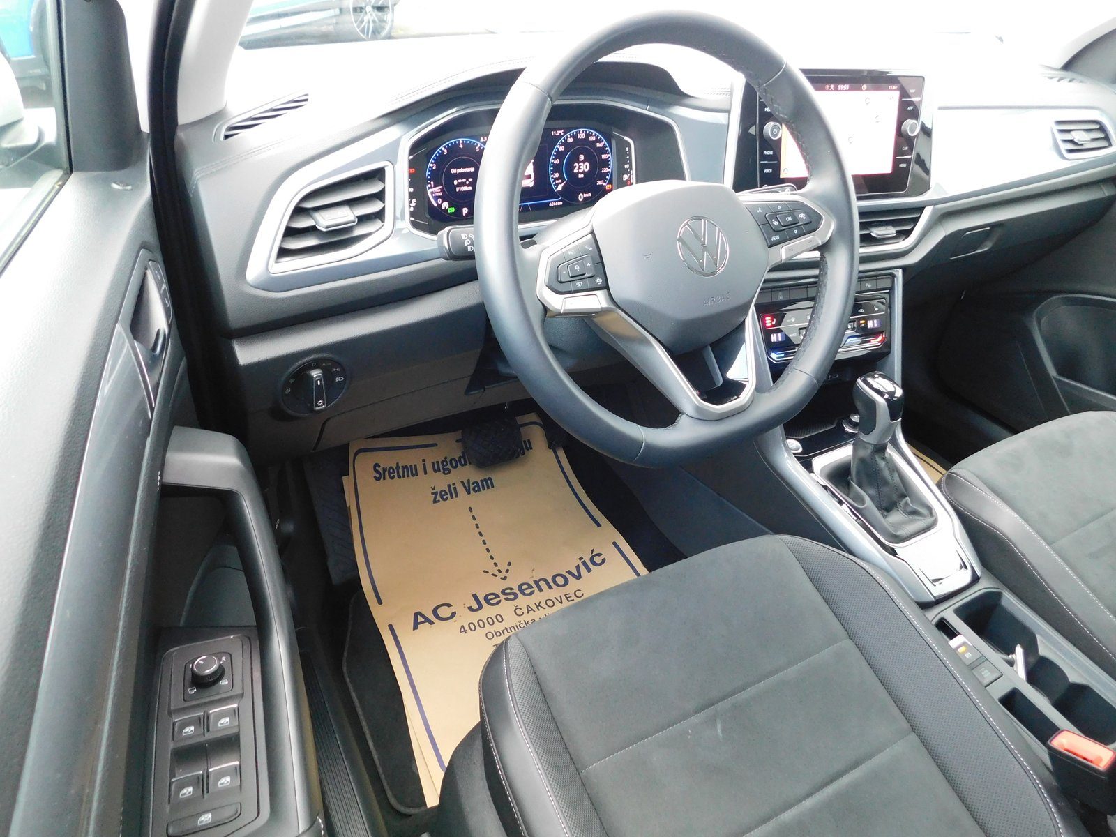 2023 Volkswagen T-Roc — fotografija 9