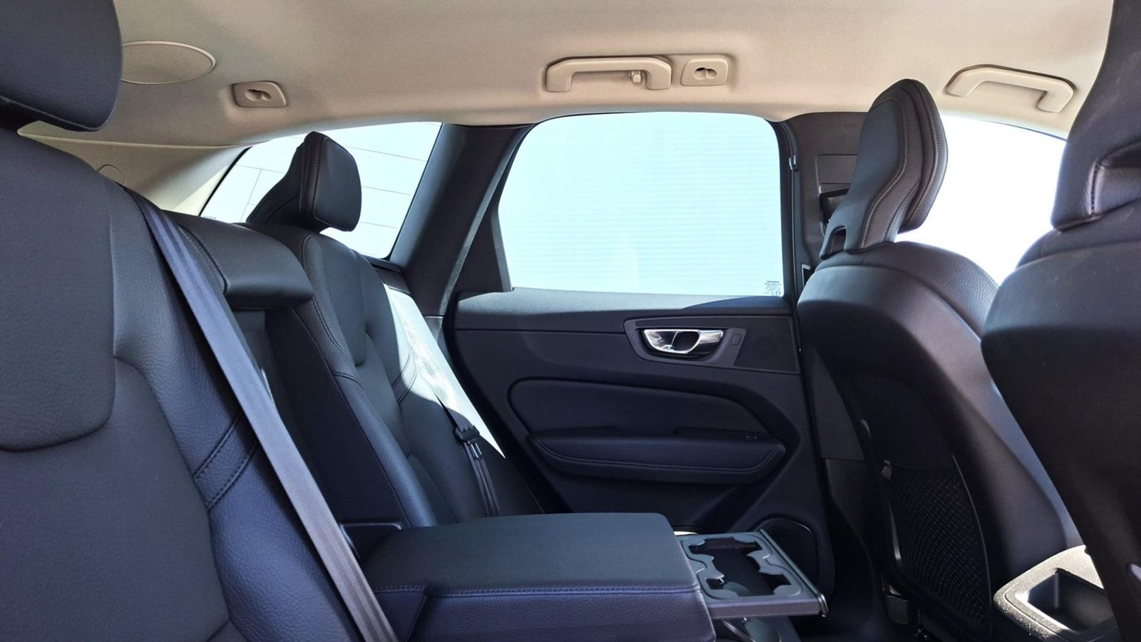 2022 Volvo XC60 — fotografija 7
