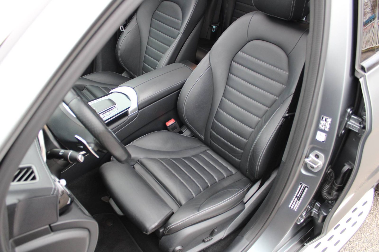2022 Mercedes-Benz GLC — fotografija 10