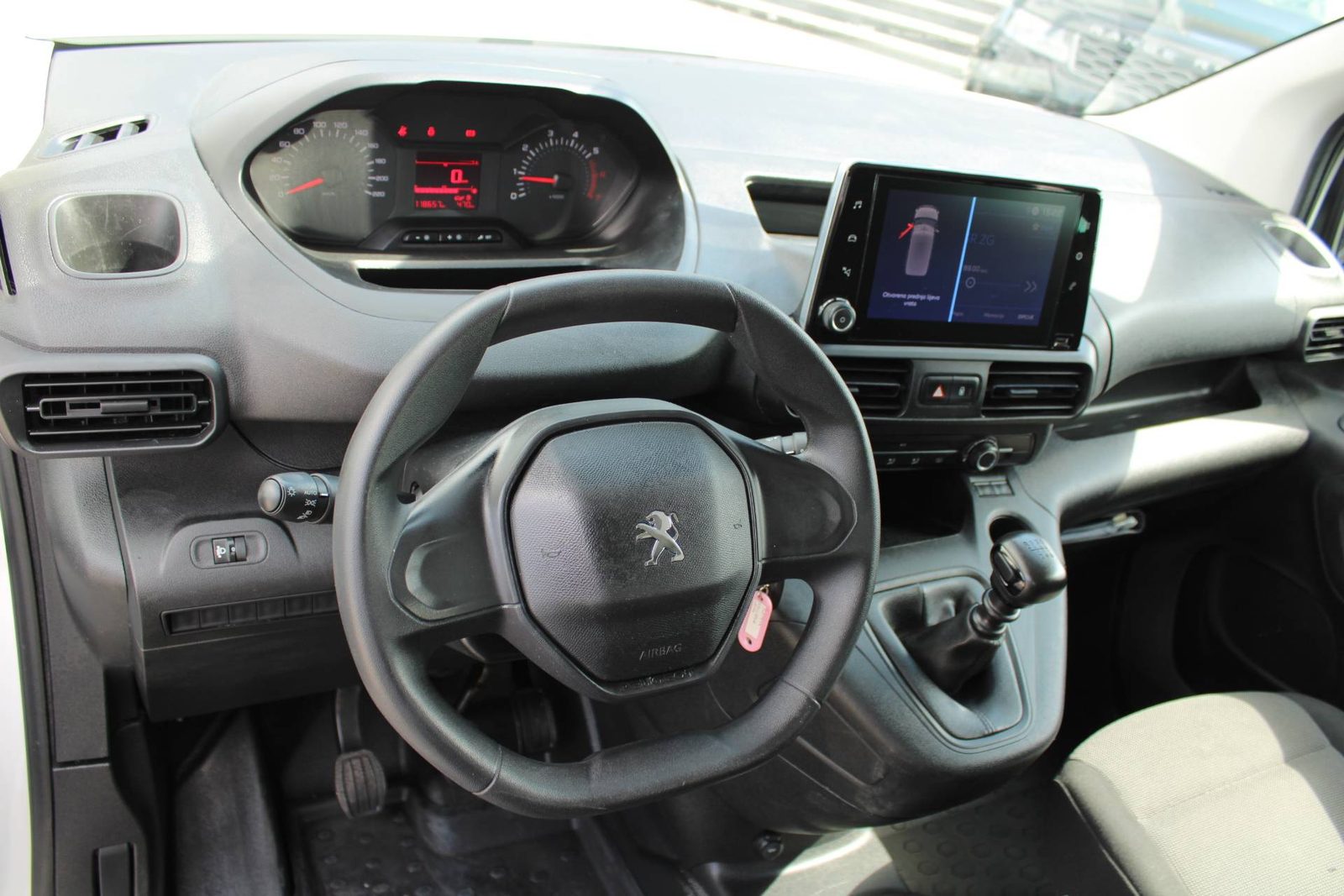 2022 Peugeot Partner — fotografija 10