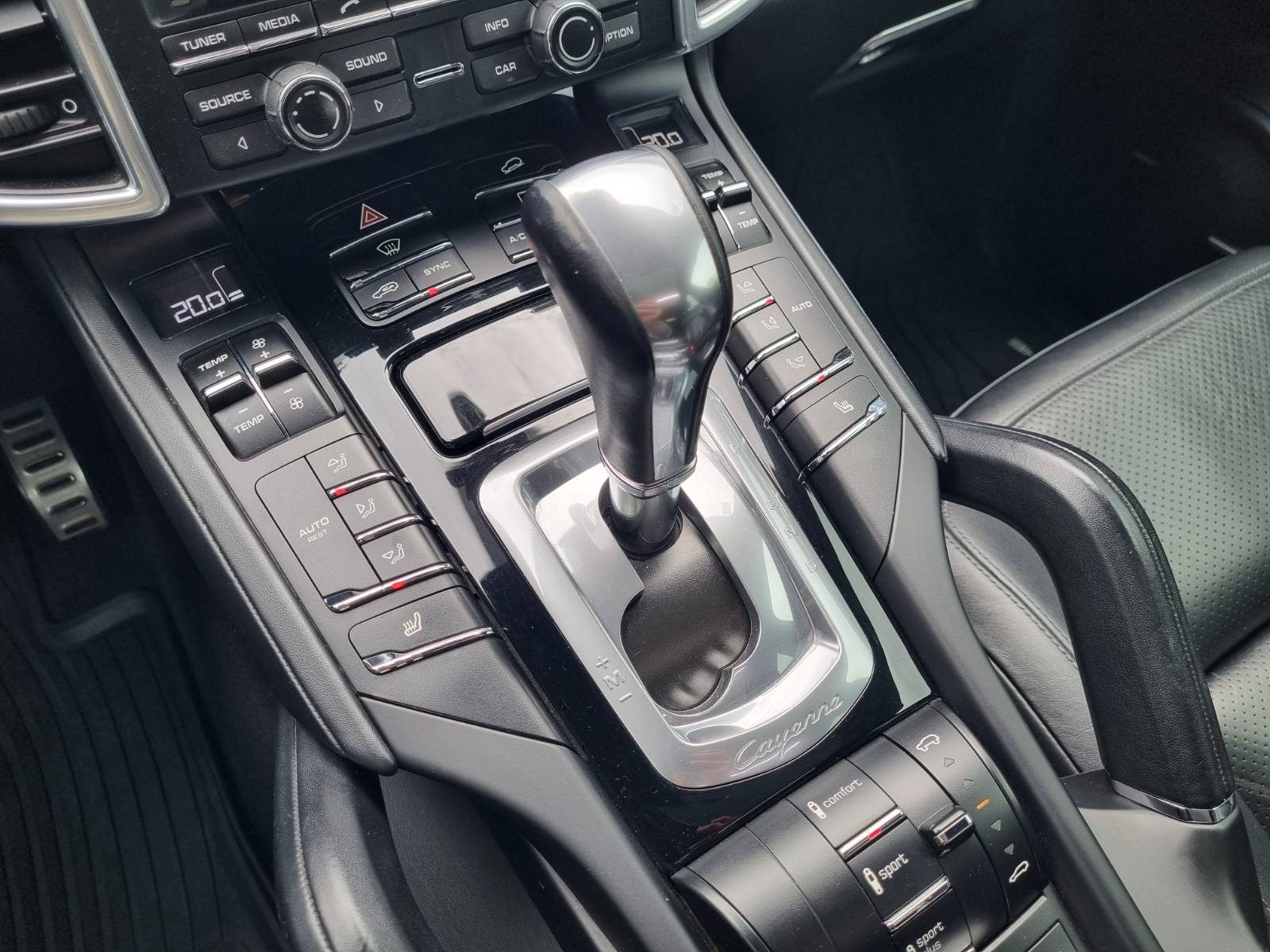 2015 Porsche Cayenne — fotografija 20