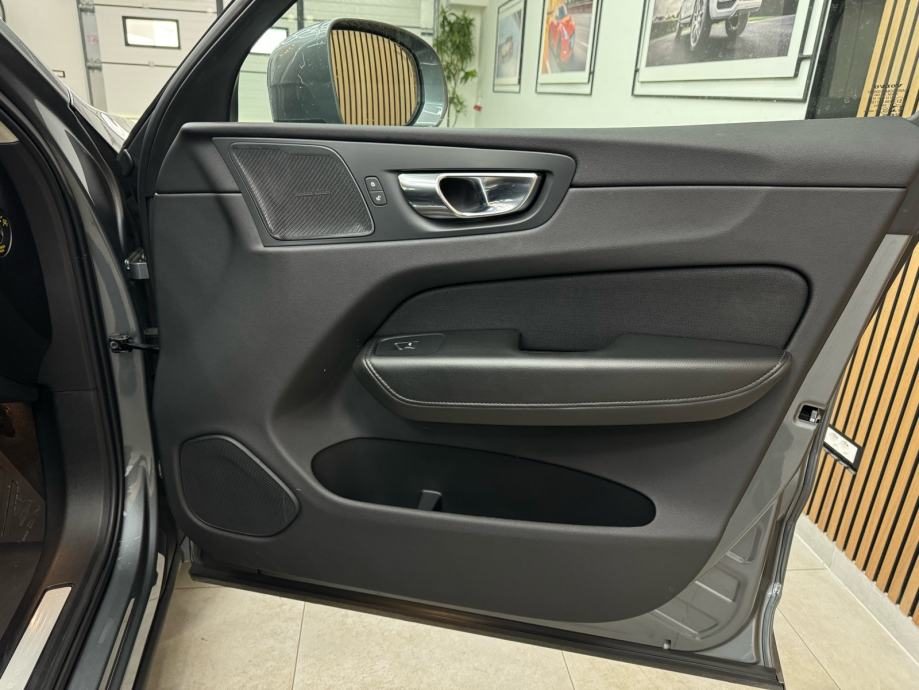 2019 Volvo XC60 — fotografija 15