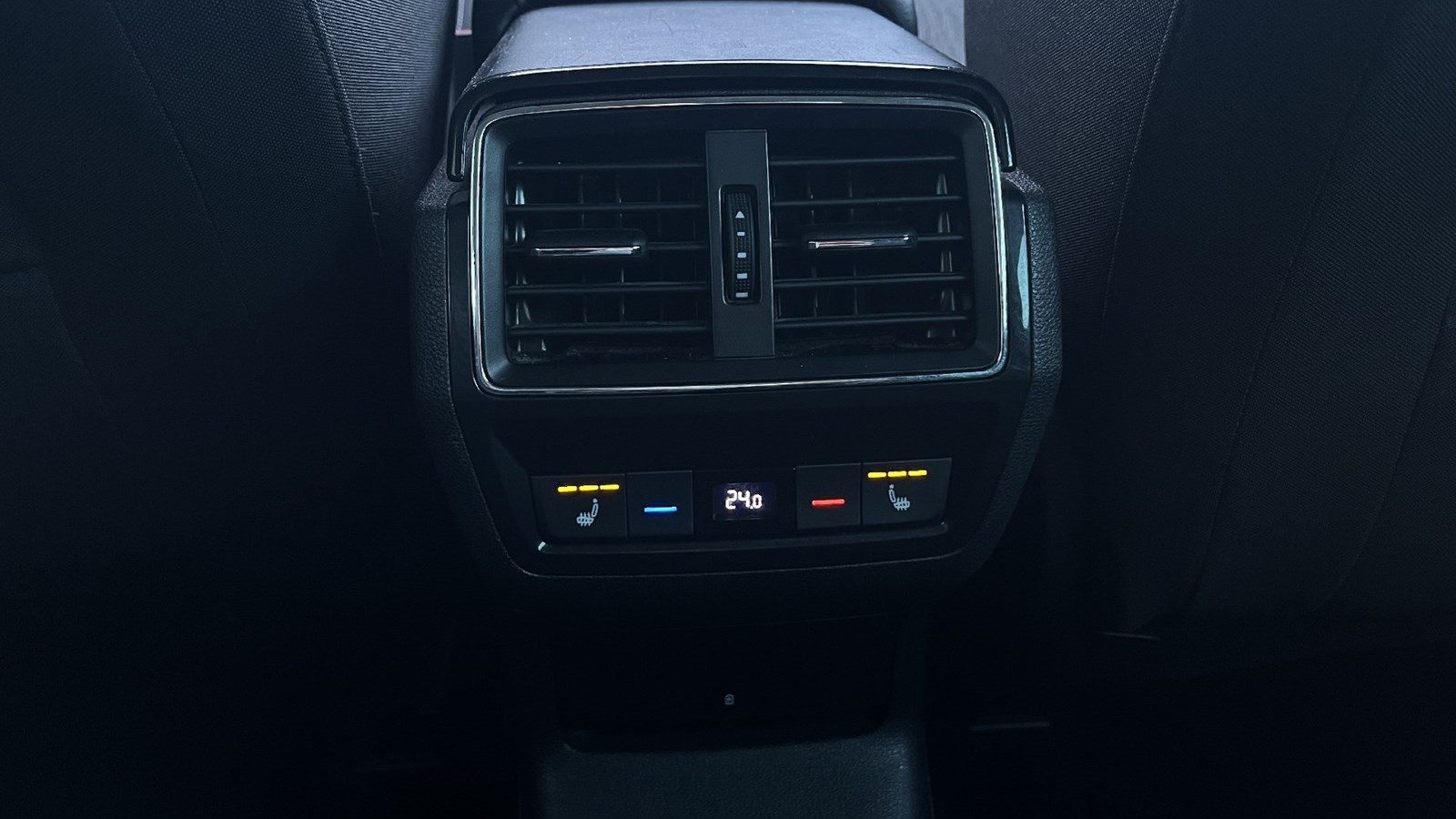 2021 Škoda Karoq — fotografija 15